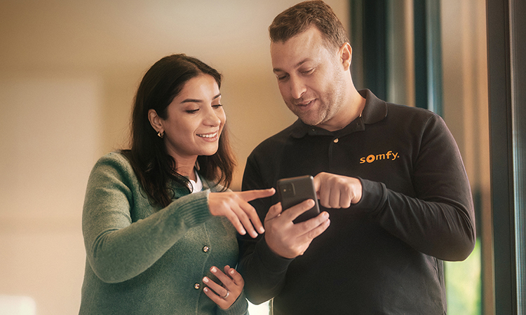 Przekształć dom klienta w smart home i rozwijaj swój biznes dzięki TaHoma® switch